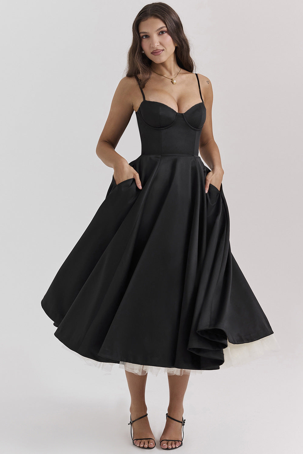 Valérie | Elegantes Silhouettenkleid